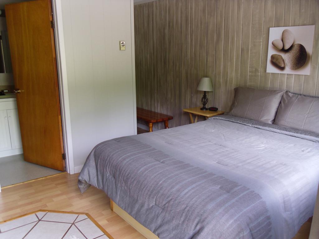Peacock Villa Motel Tobermory Phòng bức ảnh