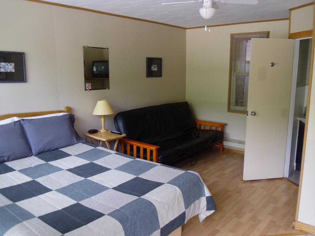Peacock Villa Motel Tobermory Phòng bức ảnh